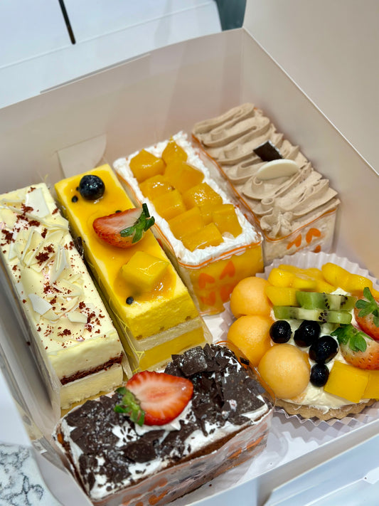 6 Assorted Cake Slices